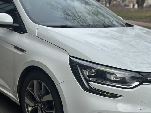 Белый Рено Меган, объемом двигателя 1.6 л и пробегом 195 тыс. км за 11800 $, фото 5 на Automoto.ua