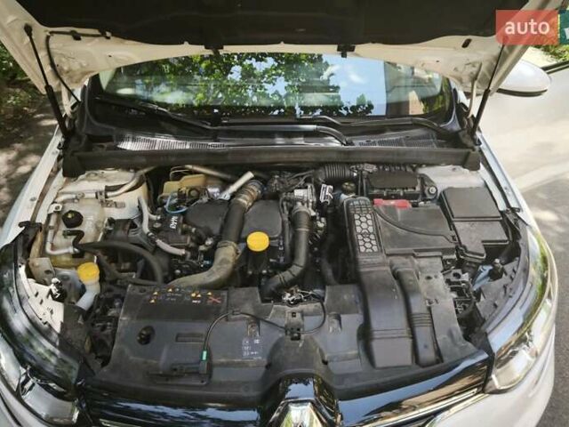 Білий Рено Меган, об'ємом двигуна 1.46 л та пробігом 200 тис. км за 11500 $, фото 9 на Automoto.ua