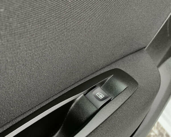 Білий Рено Меган, об'ємом двигуна 1.5 л та пробігом 155 тис. км за 13700 $, фото 74 на Automoto.ua