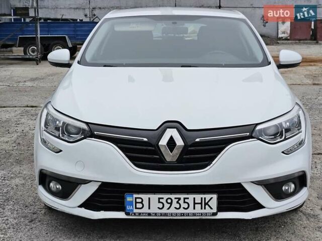 Белый Рено Меган, объемом двигателя 1.5 л и пробегом 175 тыс. км за 10300 $, фото 4 на Automoto.ua
