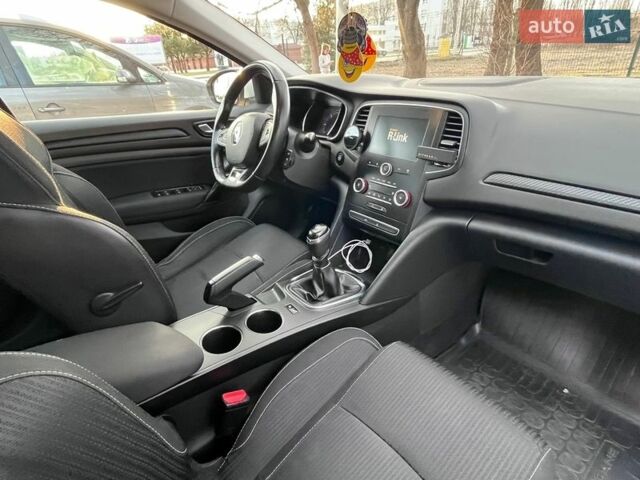 Белый Рено Меган, объемом двигателя 1.46 л и пробегом 260 тыс. км за 13900 $, фото 10 на Automoto.ua