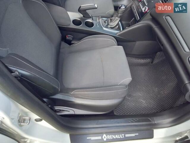 Белый Рено Меган, объемом двигателя 1.46 л и пробегом 251 тыс. км за 12400 $, фото 16 на Automoto.ua
