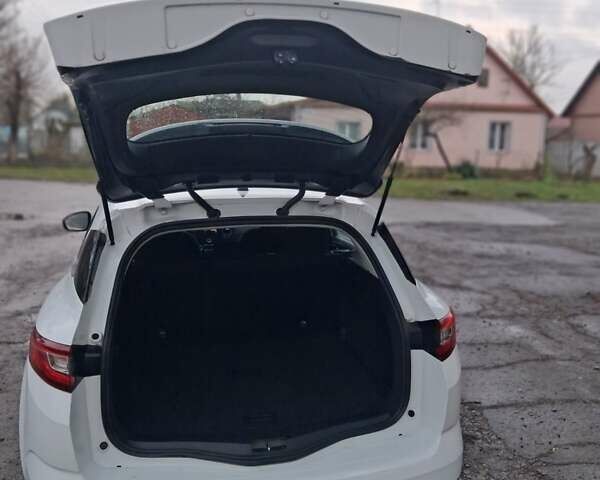 Білий Рено Меган, об'ємом двигуна 1.5 л та пробігом 176 тис. км за 10700 $, фото 17 на Automoto.ua