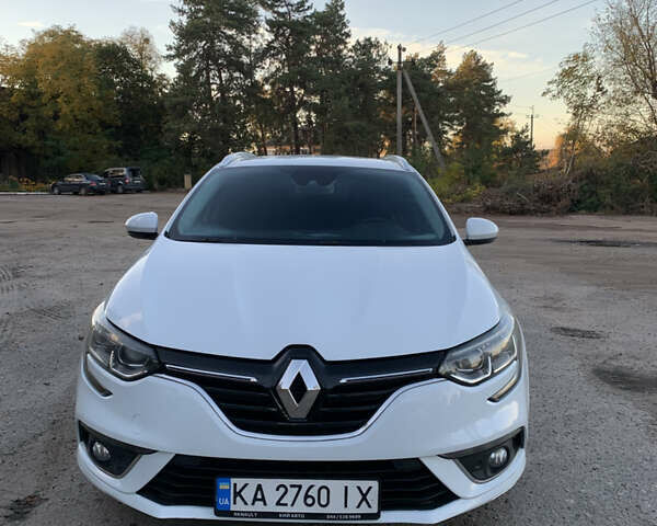 Рено Меган 2017 у Богодухове на Automoto.ua Білий Рено Меган, об'ємом двигуна 1.46 л та пробігом 289 тис. км за 11300 $, фото 1 на Automoto.ua