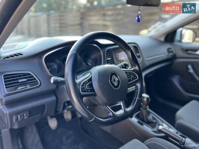 Белый Рено Меган, объемом двигателя 1.46 л и пробегом 312 тыс. км за 11750 $, фото 11 на Automoto.ua