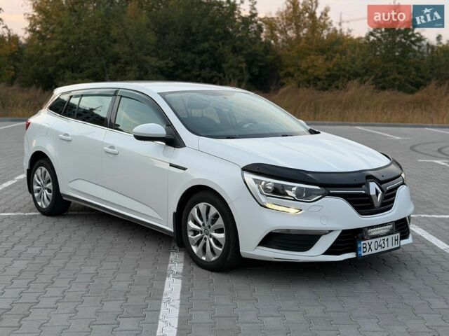 Белый Рено Меган, объемом двигателя 1.46 л и пробегом 197 тыс. км за 10899 $, фото 9 на Automoto.ua