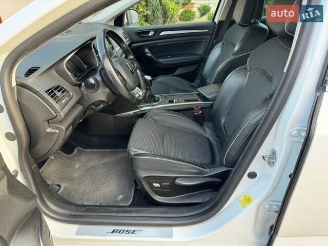 Белый Рено Меган, объемом двигателя 1.6 л и пробегом 176 тыс. км за 14800 $, фото 24 на Automoto.ua