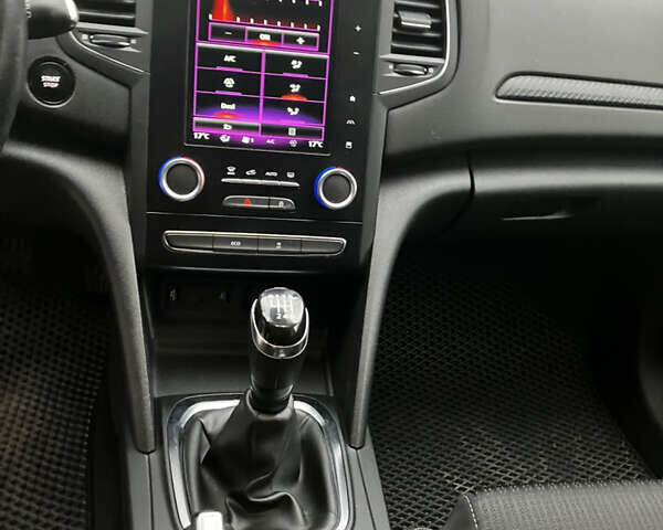 Белый Рено Меган, объемом двигателя 1.5 л и пробегом 213 тыс. км за 9999 $, фото 13 на Automoto.ua