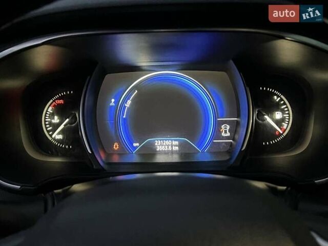 Белый Рено Меган, объемом двигателя 1.46 л и пробегом 231 тыс. км за 11100 $, фото 25 на Automoto.ua