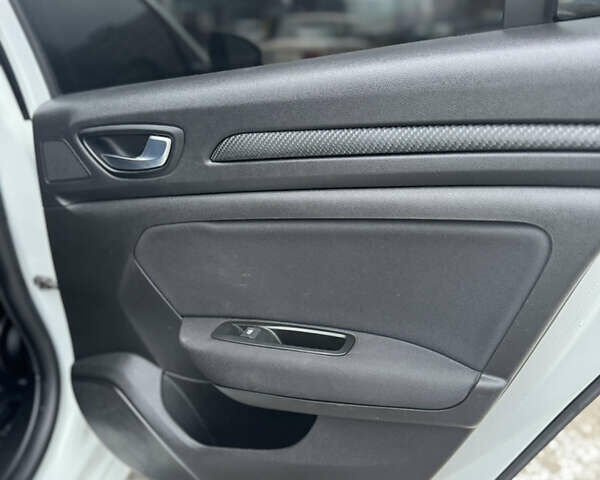 Білий Рено Меган, об'ємом двигуна 1.5 л та пробігом 170 тис. км за 10700 $, фото 9 на Automoto.ua