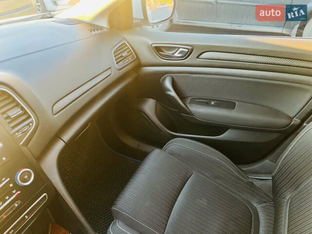 Білий Рено Меган, об'ємом двигуна 1.5 л та пробігом 213 тис. км за 11800 $, фото 19 на Automoto.ua