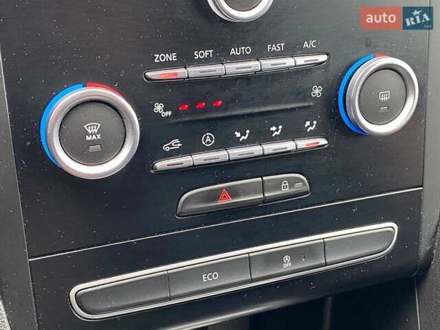 Белый Рено Меган, объемом двигателя 1.46 л и пробегом 197 тыс. км за 12490 $, фото 17 на Automoto.ua