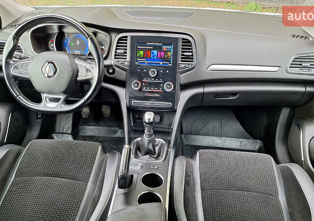 Белый Рено Меган, объемом двигателя 1.5 л и пробегом 150 тыс. км за 14300 $, фото 88 на Automoto.ua