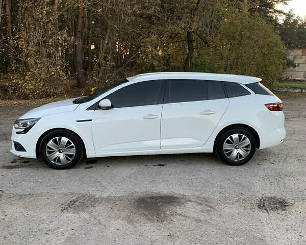 Рено Меган 2017 у Богодухове на Automoto.ua Білий Рено Меган, об'ємом двигуна 1.46 л та пробігом 289 тис. км за 11300 $, фото 6 на Automoto.ua