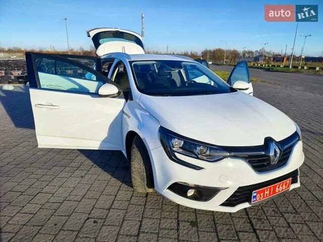 Белый Рено Меган, объемом двигателя 1.46 л и пробегом 200 тыс. км за 11999 $, фото 4 на Automoto.ua