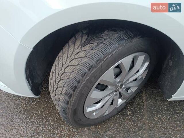 Белый Рено Меган, объемом двигателя 1.46 л и пробегом 190 тыс. км за 11800 $, фото 8 на Automoto.ua