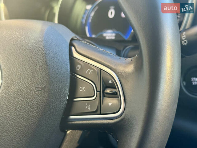 Білий Рено Меган, об'ємом двигуна 1.46 л та пробігом 185 тис. км за 15600 $, фото 38 на Automoto.ua