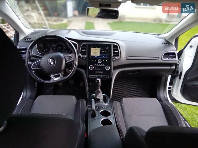 Белый Рено Меган, объемом двигателя 1.46 л и пробегом 251 тыс. км за 12400 $, фото 11 на Automoto.ua