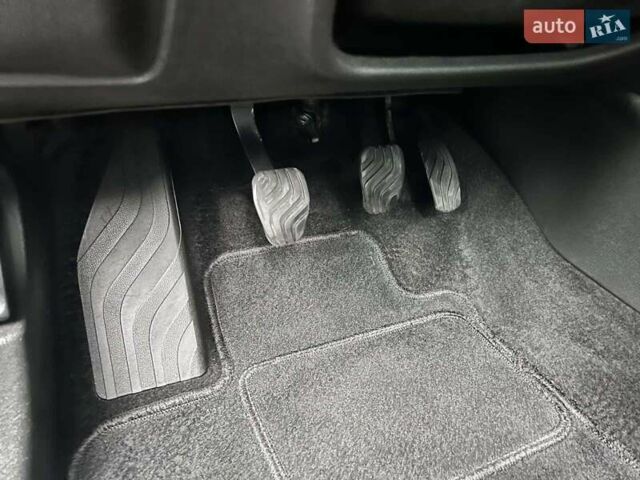 Белый Рено Меган, объемом двигателя 1.5 л и пробегом 208 тыс. км за 14300 $, фото 19 на Automoto.ua