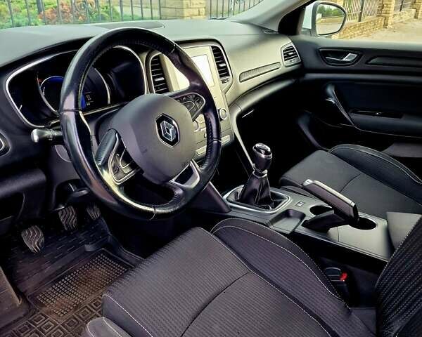 Рено Меган 2017 в Днепре (Днепропетровске) на Automoto.ua Белый Рено Меган, объемом двигателя 1.5 л и пробегом 232 тыс. км за 11200 $, фото 14 на Automoto.ua