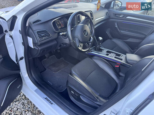 Білий Рено Меган, об'ємом двигуна 1.46 л та пробігом 211 тис. км за 13300 $, фото 26 на Automoto.ua