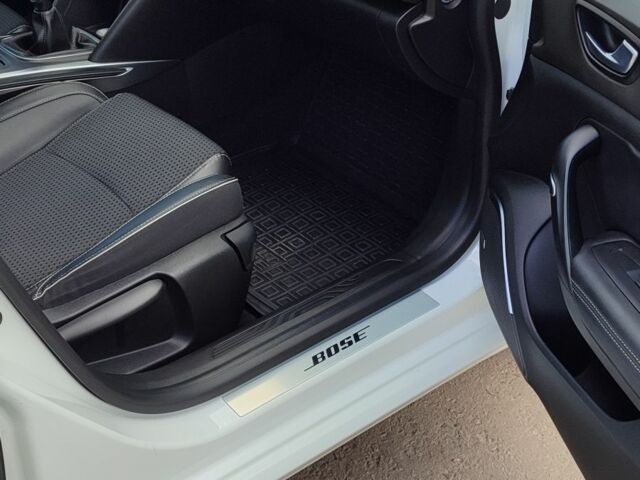 Белый Рено Меган, объемом двигателя 0 л и пробегом 248 тыс. км за 12999 $, фото 8 на Automoto.ua