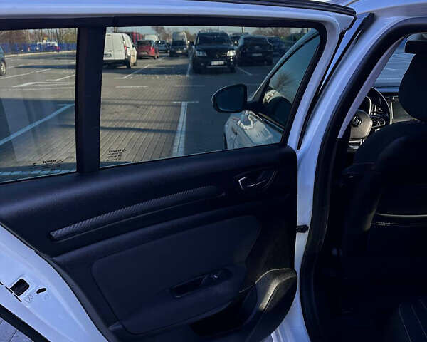 Білий Рено Меган, об'ємом двигуна 1.46 л та пробігом 257 тис. км за 13500 $, фото 15 на Automoto.ua