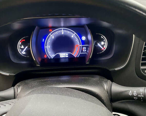 Белый Рено Меган, объемом двигателя 1.6 л и пробегом 126 тыс. км за 14100 $, фото 5 на Automoto.ua