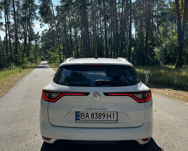 Белый Рено Меган, объемом двигателя 1.46 л и пробегом 185 тыс. км за 13200 $, фото 4 на Automoto.ua