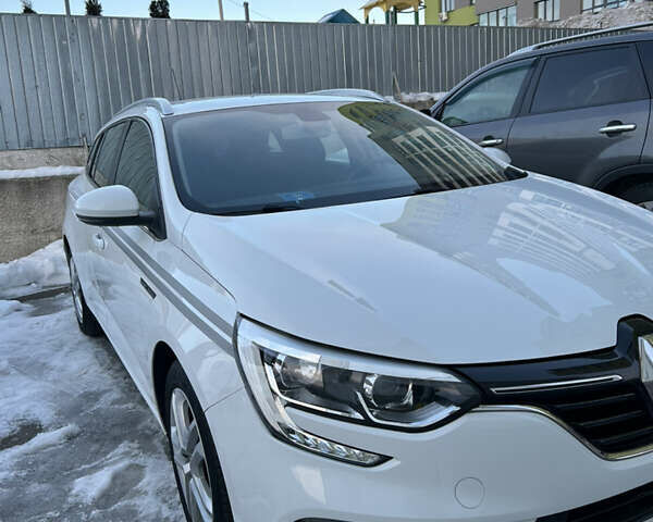 Белый Рено Меган, объемом двигателя 1.46 л и пробегом 192 тыс. км за 11500 $, фото 3 на Automoto.ua
