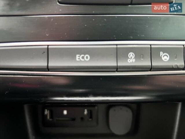 Белый Рено Меган, объемом двигателя 1.5 л и пробегом 208 тыс. км за 14300 $, фото 28 на Automoto.ua