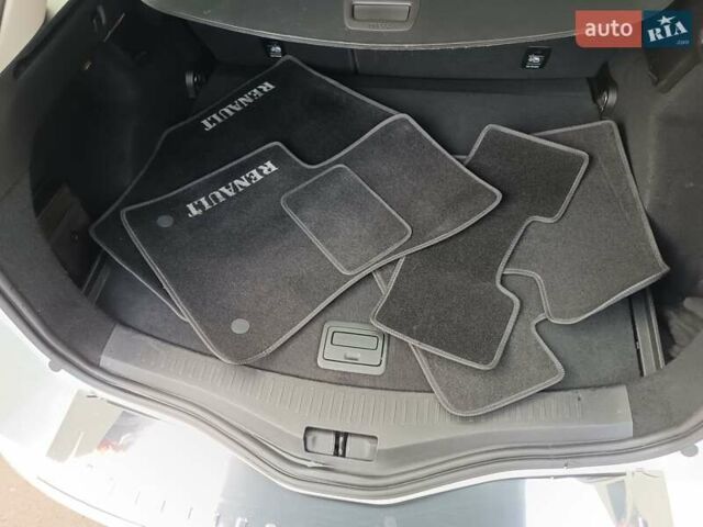 Белый Рено Меган, объемом двигателя 1.46 л и пробегом 190 тыс. км за 11800 $, фото 17 на Automoto.ua