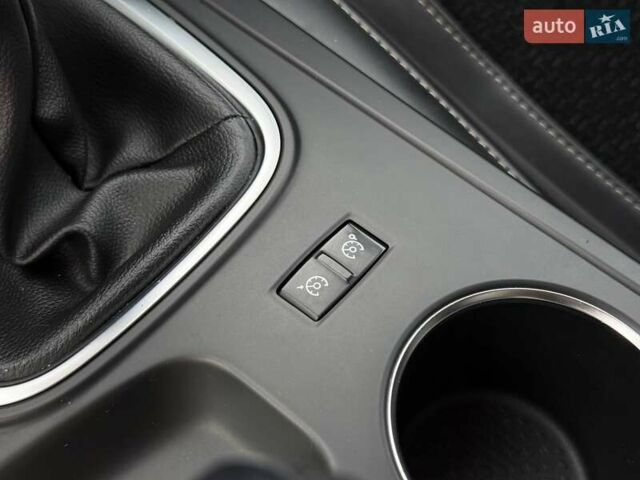 Белый Рено Меган, объемом двигателя 1.46 л и пробегом 195 тыс. км за 12900 $, фото 33 на Automoto.ua