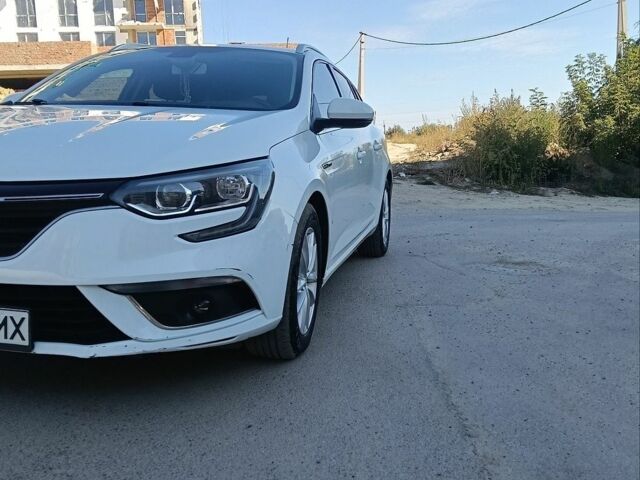 Белый Рено Меган, объемом двигателя 1.46 л и пробегом 246 тыс. км за 10999 $, фото 2 на Automoto.ua
