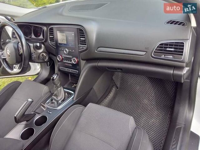 Белый Рено Меган, объемом двигателя 1.46 л и пробегом 251 тыс. км за 12400 $, фото 15 на Automoto.ua