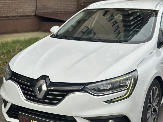 Белый Рено Меган, объемом двигателя 1.6 л и пробегом 195 тыс. км за 11800 $, фото 2 на Automoto.ua