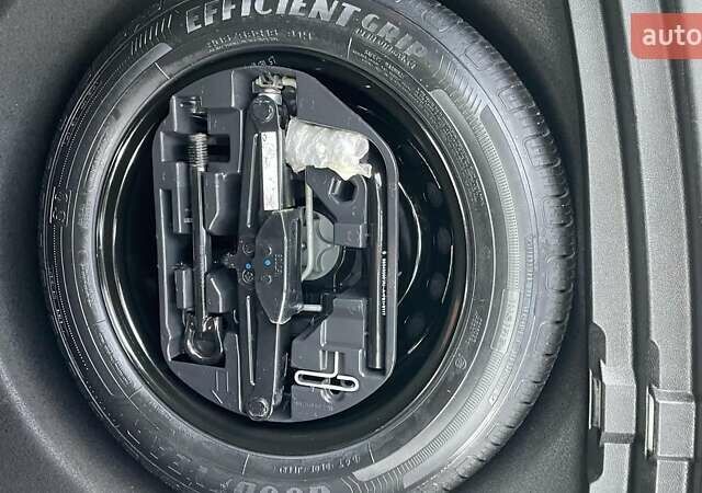 Белый Рено Меган, объемом двигателя 1.46 л и пробегом 205 тыс. км за 11800 $, фото 25 на Automoto.ua