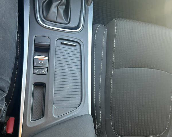 Білий Рено Меган, об'ємом двигуна 1.46 л та пробігом 228 тис. км за 11000 $, фото 11 на Automoto.ua