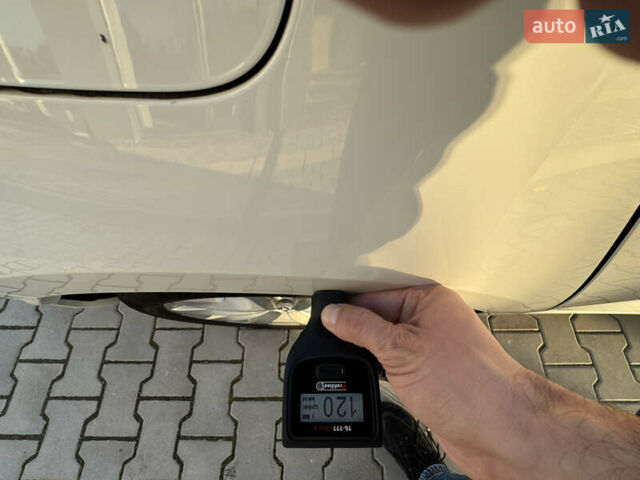 Білий Рено Меган, об'ємом двигуна 1.46 л та пробігом 185 тис. км за 15600 $, фото 56 на Automoto.ua