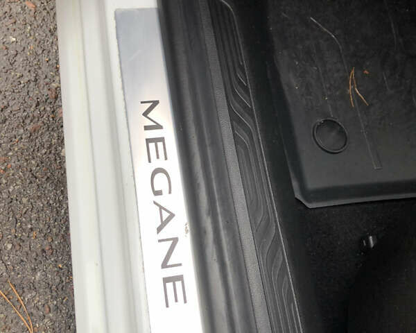 Белый Рено Меган, объемом двигателя 1.5 л и пробегом 150 тыс. км за 14290 $, фото 112 на Automoto.ua