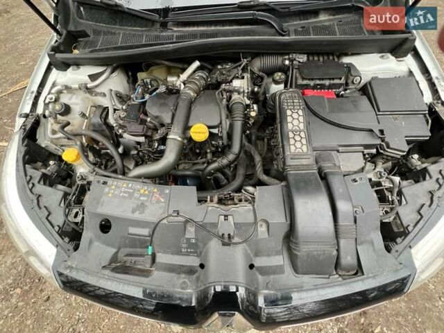 Білий Рено Меган, об'ємом двигуна 1.46 л та пробігом 168 тис. км за 11599 $, фото 10 на Automoto.ua