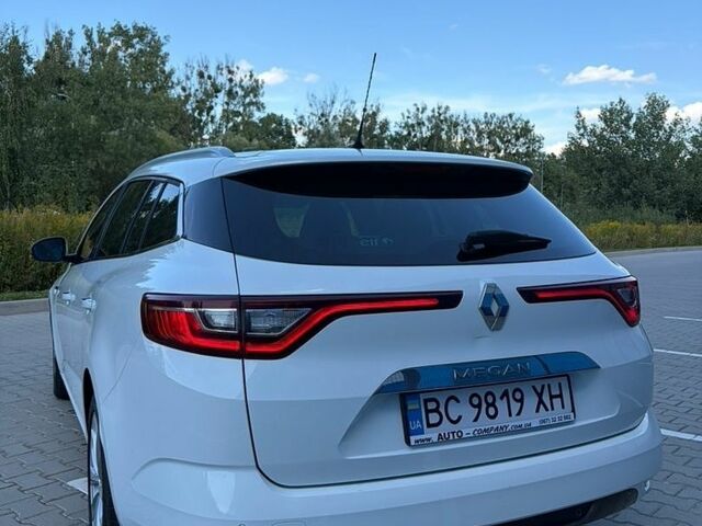 Белый Рено Меган, объемом двигателя 1.5 л и пробегом 202 тыс. км за 12999 $, фото 3 на Automoto.ua