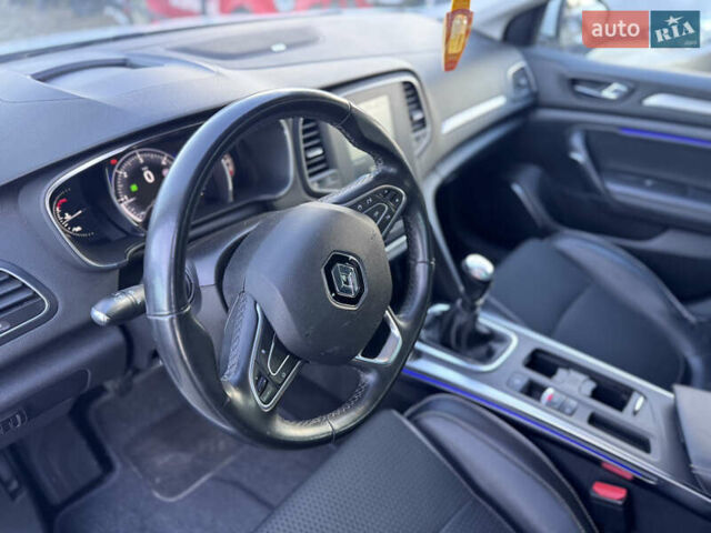 Білий Рено Меган, об'ємом двигуна 1.46 л та пробігом 211 тис. км за 13300 $, фото 27 на Automoto.ua