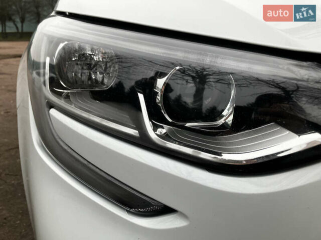 Белый Рено Меган, объемом двигателя 1.5 л и пробегом 213 тыс. км за 9999 $, фото 32 на Automoto.ua