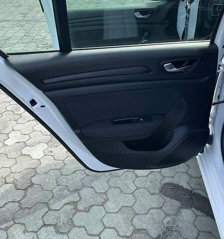 Белый Рено Меган, объемом двигателя 1.46 л и пробегом 205 тыс. км за 10700 $, фото 22 на Automoto.ua