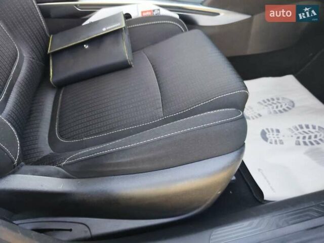 Белый Рено Меган, объемом двигателя 1.46 л и пробегом 200 тыс. км за 11999 $, фото 80 на Automoto.ua