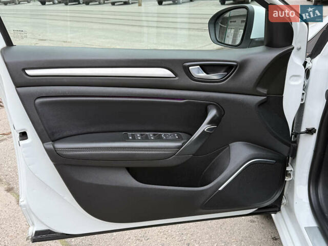 Белый Рено Меган, объемом двигателя 1.46 л и пробегом 148 тыс. км за 14500 $, фото 14 на Automoto.ua