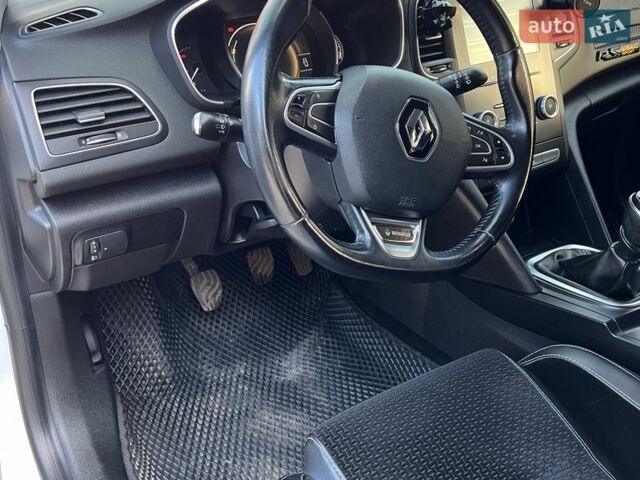 Белый Рено Меган, объемом двигателя 1.46 л и пробегом 195 тыс. км за 12500 $, фото 15 на Automoto.ua