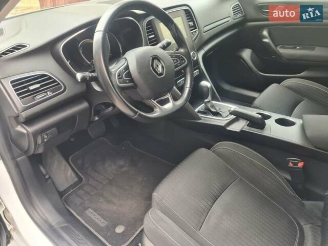 Белый Рено Меган, объемом двигателя 1.5 л и пробегом 106 тыс. км за 16300 $, фото 2 на Automoto.ua