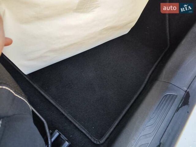 Белый Рено Меган, объемом двигателя 1.46 л и пробегом 200 тыс. км за 11999 $, фото 73 на Automoto.ua